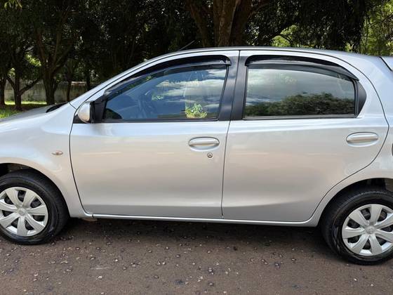 TOYOTA ETIOS 1.3 XS 16V FLEX 4P MANUAL